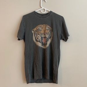 Vici Women’s Dark Grey Tiger Graphic T-Shirt
